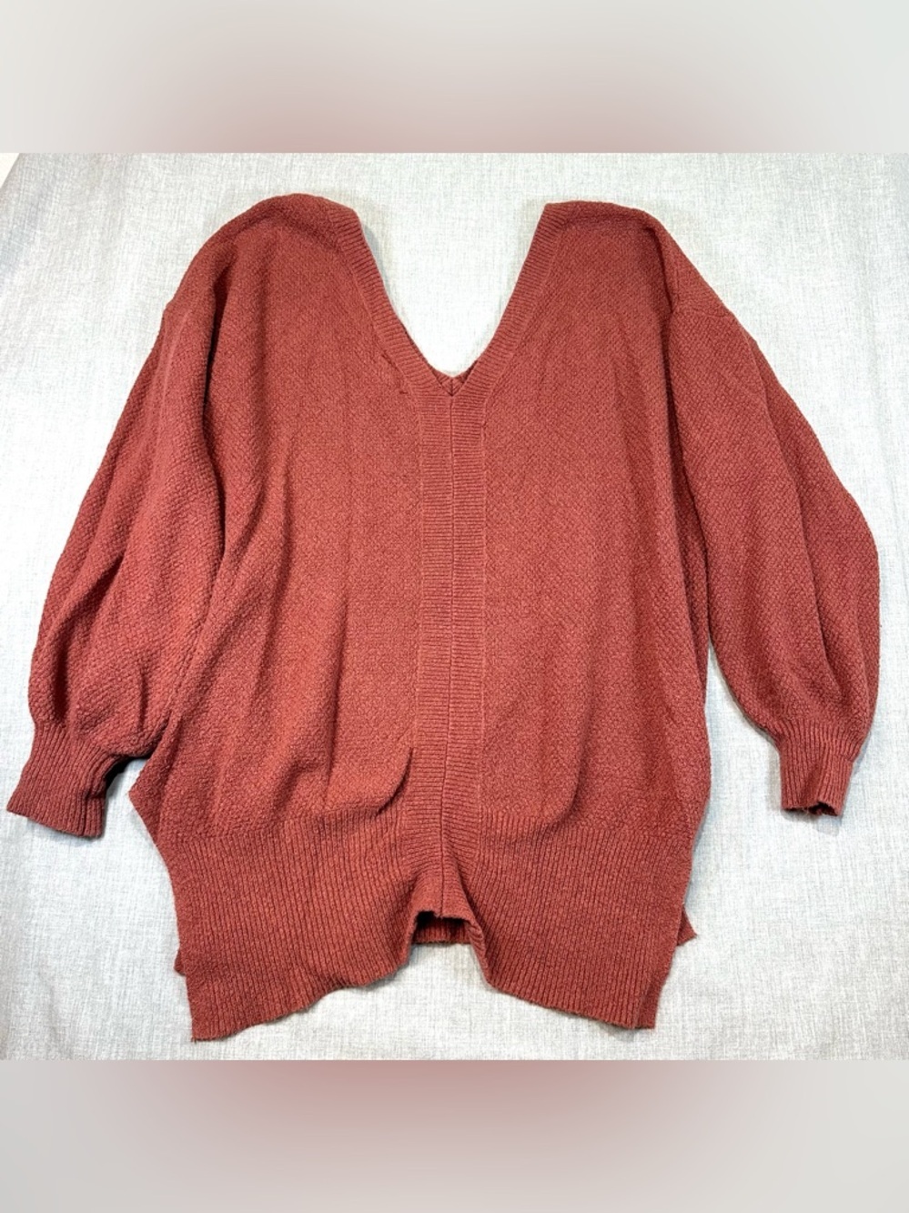Yes LOLA Rust V-Neck oversized Lightweight Knit Sweater - Picture 2 of 7